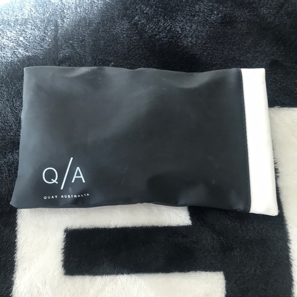 Quay Australia Magnetic Sunglasses Case